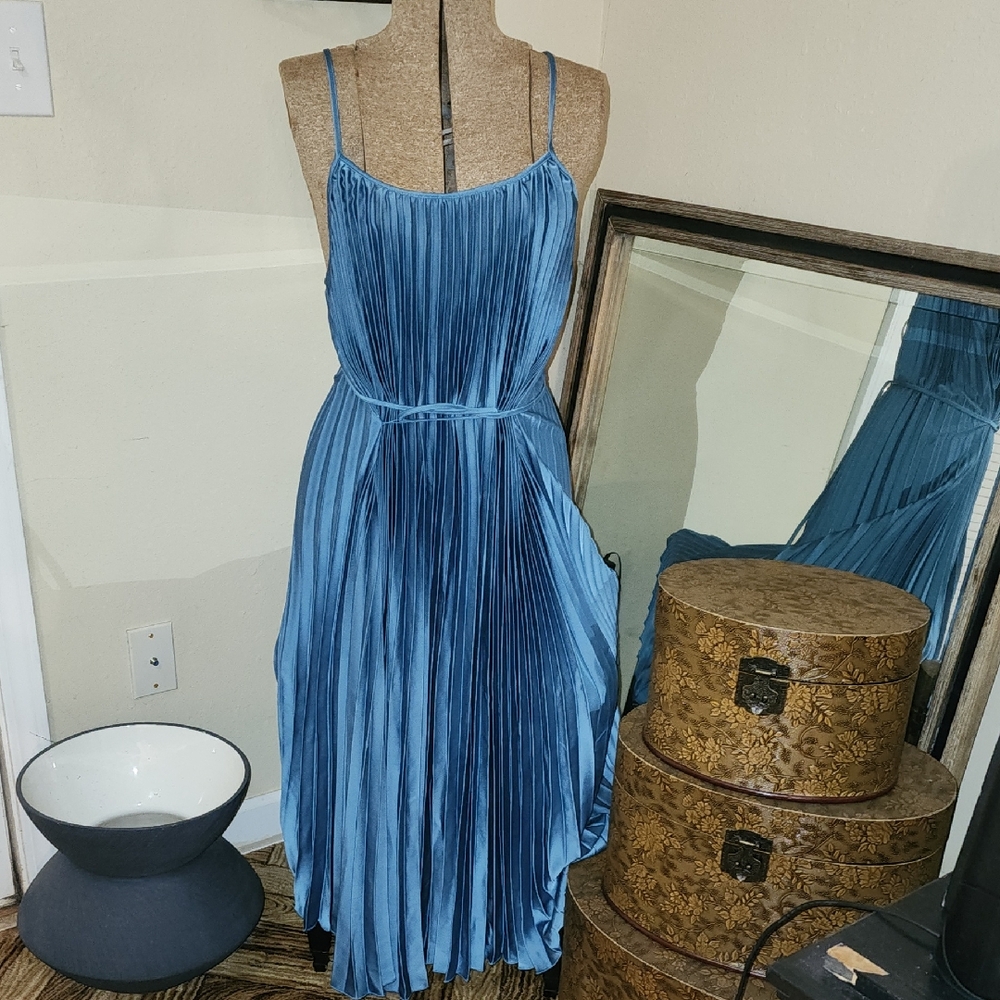 Sam Edelman Blue Pleated Midi Dress, NWT. Sz. Large